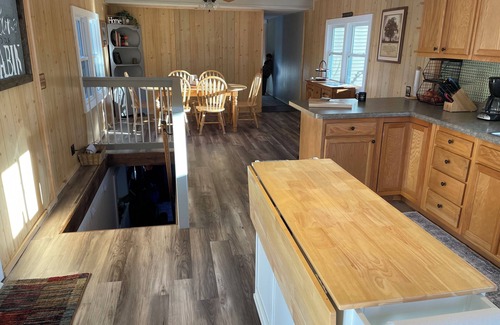 Shell Lake Cabina | LAKESIDE LOOKOUT: Experience stunning views, Endless Shorline, Family Retreat.