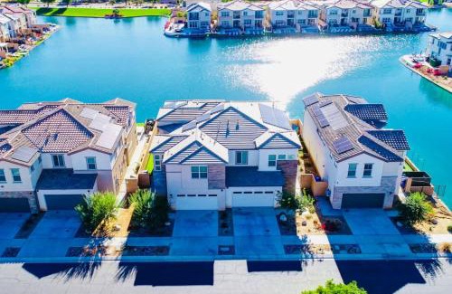 Terra Lago Casa | Lakeside Lottery with Game Room