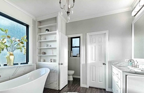 Azle Casa | Lakeside Luxury: Epic Views, Chef’s Kitchen