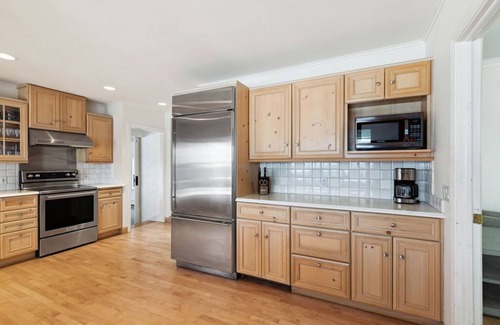 Skaneateles Casa | Lakeside Luxury Retreat- 5 Bedroom home with expansive Skaneateles lake frontage