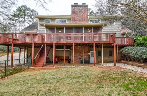 Gainesville Casa | Lakeside Oasis