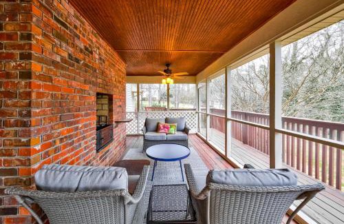 Gainesville Casa | Lakeside Oasis