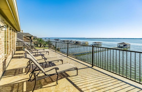 Lake Houston Casa | Lakeside Oasis