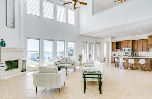Lake Houston Casa | Lakeside Oasis