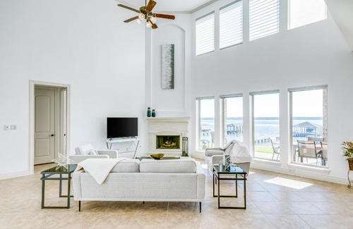 Lake Houston Casa | Lakeside Oasis