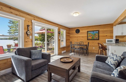 Aldersville Casa | Lakeside Paradise awaits you!