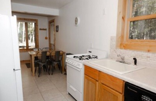 St Germain Cabina | Lakeside Pines 2 located on Pickerel Lake