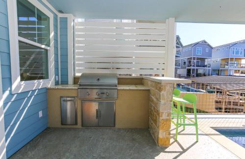 Kingsland Casa | Lakeside Property with Temperature Control Pool on Lake LBJ