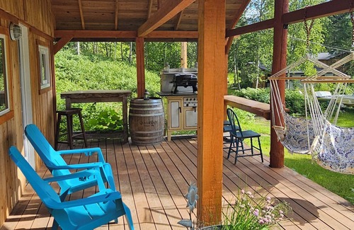 Kaslo Cabina | Lakeside Purcell Cabin at Paradise Hills