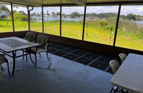 Lakeland Casa | Lakeside retreat - 3 Bedroom, 2 Bathroom house by the lake