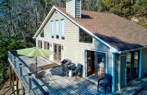 Lakemont Casa | Lakeside Retreat on Lake Rabun