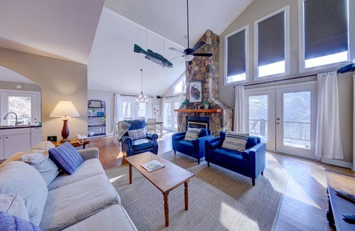 Lakemont Casa | Lakeside Retreat on Lake Rabun
