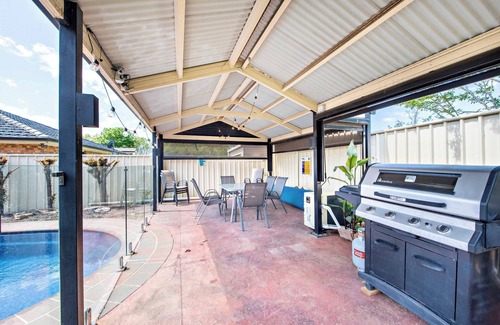Dubbo Casa | Lakeside Retreat - Pool, Close to Zoo & Golf Club