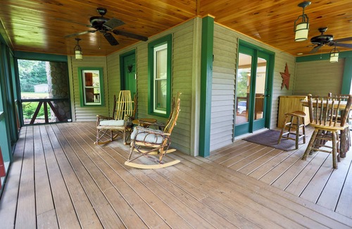Broadalbin Casa | Lakeside Retreat with Guest Cottage on 5+ Acres