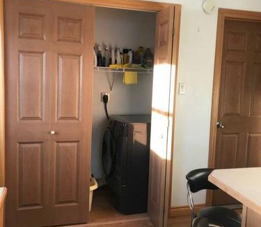 Presque Isle Apartamento | Lakeside Snowmobile - Ski Villa, 4BR 2BA, sleeps 10