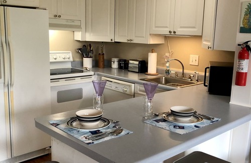 Diamondhead Apartamento | Lakeside studio - Affordable Month to Month, Golf, Pools, Quiet