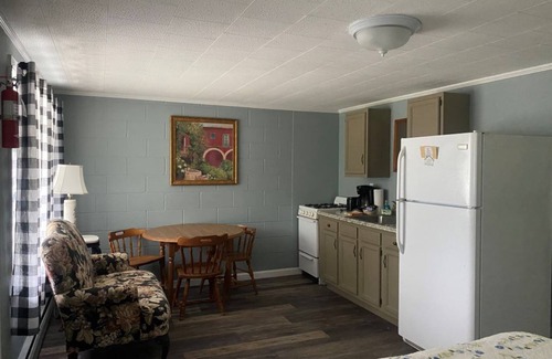Holderness Casa | Lakeside Suite with full Kitchen