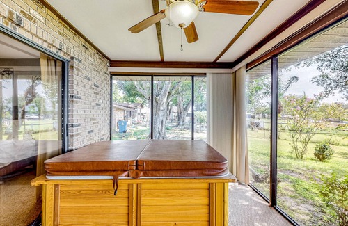 Eagle Lake Casa | Lakeside Sunset | House in Eagle Lake