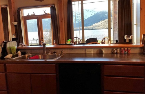 East Wenatchee Casa | Marco de madera del Lakeside Inicio en el río Columbia, Lago Entiat