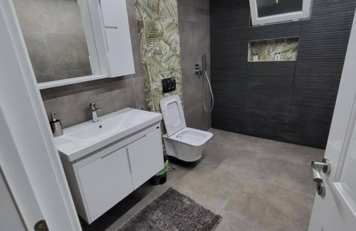 Udenisht Apartamento | Lakeside View Apartment