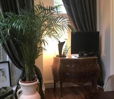 Sefton Park Apartamento | Lakeside View Arts and Craft Apartment