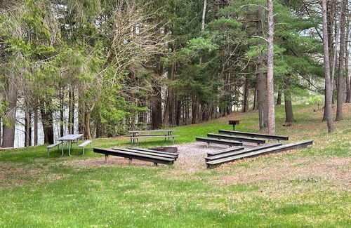 Petersburg Casa | Lakeside view at Camp Golden Pond and affordable lodging for Penn State Events.