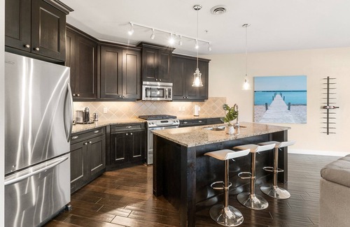 Westbank Condominio | Lakeside View, Spacious 3-bedroom condo @ Barona Beach Resort in West Kelowna.