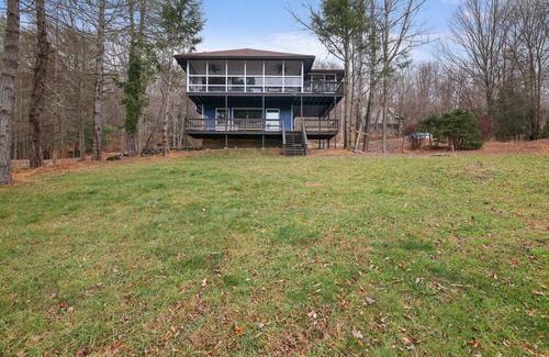Lake Ariel Chalet De Esquí | Lakeside Villa – Lakefront Luxury in The Hideout / 5BR, 3BA, Sleeps 13