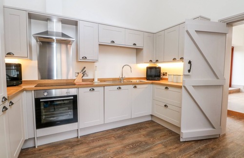 Macclesfield Cabaña | Lakeside Village Lodges & The Potting Shed