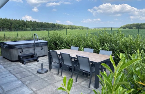 Hollandscheveld Villa | Lakeside Wellness Bungalow with Hot Tub