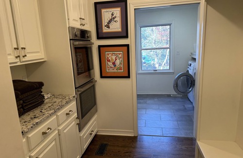 Hattiesburg Casa | Lakeside with a pool, zip line, horse shoe pit, kayaks. Large gathering spaces