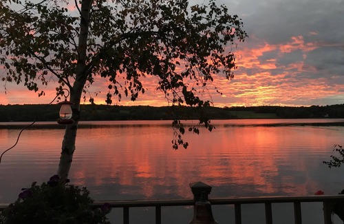 Warren Casa | ¡Recientemente renovado! Lakeside Year Round House en la orilla del agua