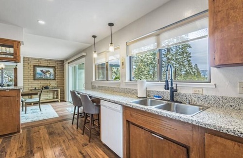 Lake Almanor Country Club Casa | Lakeview Retreat