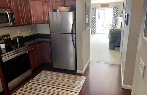 Laconia Condominio | Lakeview 2-bedroom condo in Laconia with AC, WiFi