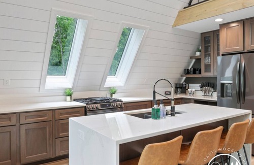 Logan Casa | Lakeview A-Frame Oasis in Hocking Hills --Sleeps 15