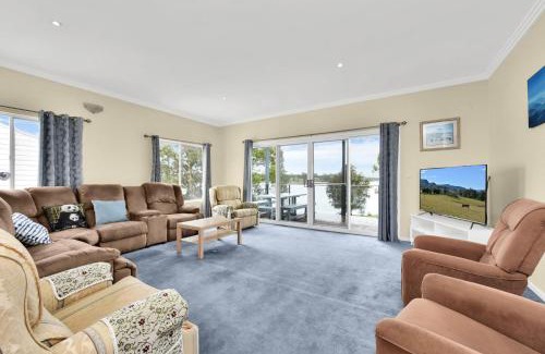 Morisset Park Casa | Lakeview at Morisset Park