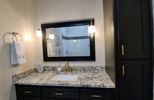 Mid America Casa | Lakeview B - 10 Minutes to Oaklawn Racing & Gaming