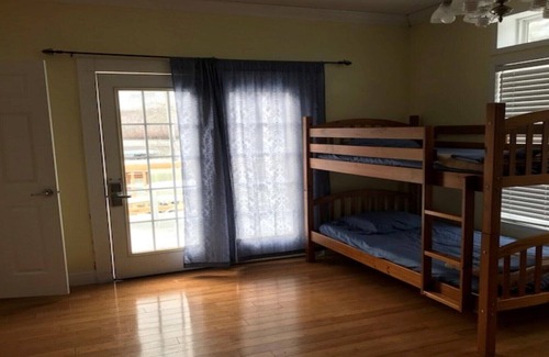 Allons Cabina | Lakeside Cabin Mitchell Creek Marina & Resort