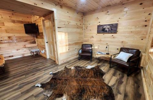 Scio Casa | Lakeview Cabin Perfect for Groups with Hot-Tub in Ohio