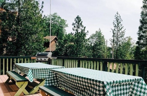 Bass Lake Casa | Lakeview Cabin with Boat Slip