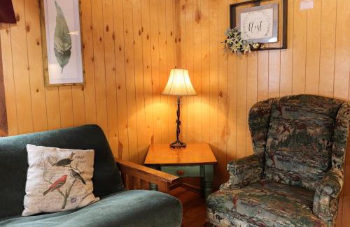 Mead Casa | Lakeview Cedar Cabin - The Birds Nest - 1