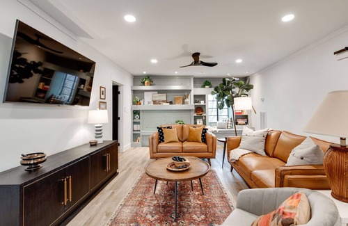 Hixson Casa | Lakeview Cottage ~ Coffee Bar ~ Cornhole