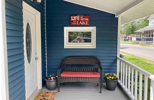 Rotterdam Junction Casa | Lakeview Cottage