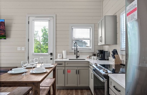 Sevierville Cabina | Lakeview Escape! Pet-Friendly Cabin + Game Loft