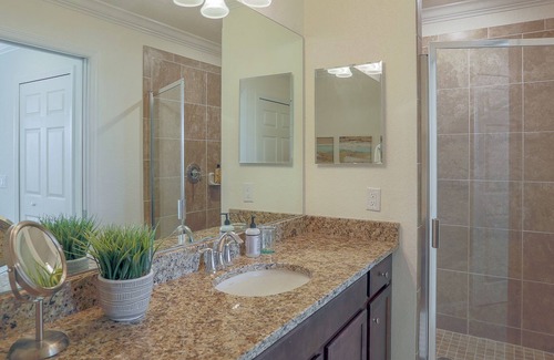 Braden River Condominio | Exquisito condominio en el tercer piso en Lakewood National con todas las comodidades de acceso: Lakewood National 09