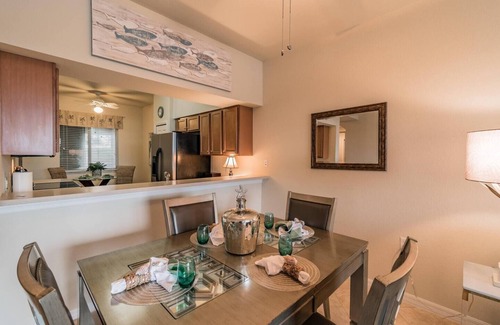 Bradenton Condominio | Campo de golf de 2 dormitorios, 2 baños condominio con comodidades de estilo resort
