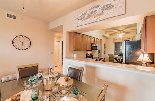 Bradenton Condominio | Campo de golf de 2 dormitorios, 2 baños condominio con comodidades de estilo resort