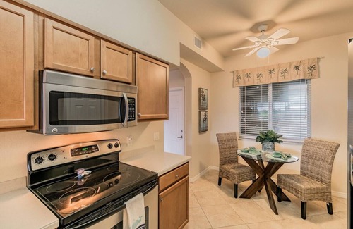 Bradenton Condominio | Campo de golf de 2 dormitorios, 2 baños condominio con comodidades de estilo resort