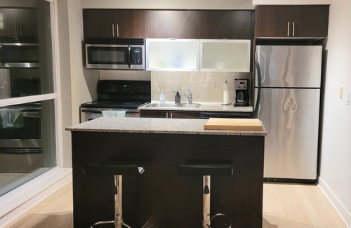 King West Village Condominio | Lakeview High Rise 2 beds + Indoor Parking