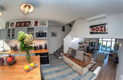 Tihany Casa | Lakeview Home in Tihany with Hot Tub
